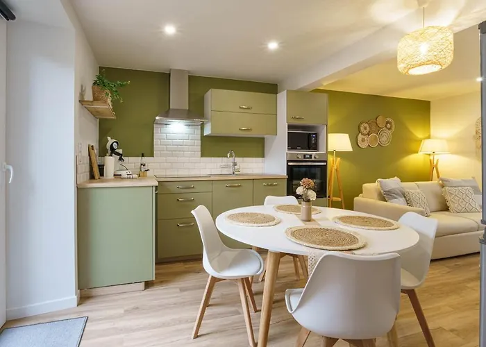 Holiday home Maison Cosy Avec Terrasse Au Coeur De